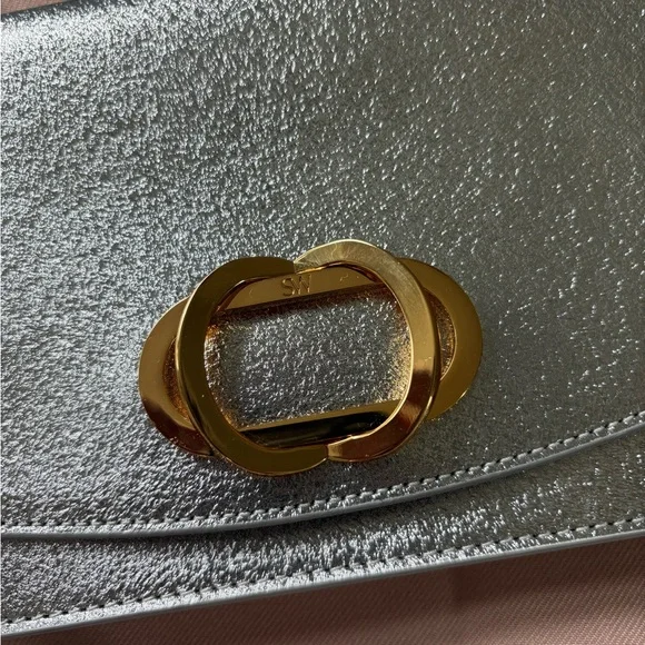 Stuart Weitzman Silver Metallic Clutch/Crossbody Chain - Picture 2 of 4